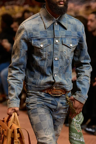 Look 57